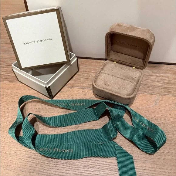 David Yurman Cream and Brown Box Set - Picture 5 of 8